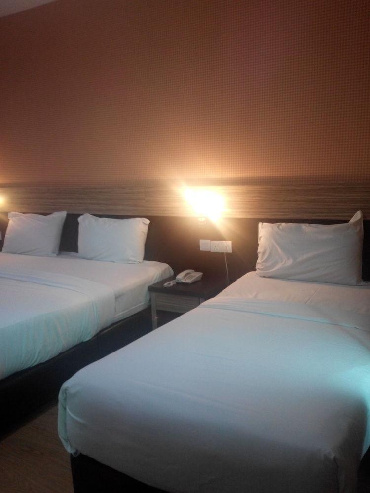 7 Heaven Boutique Hotel Pasir Gudang Exterior foto