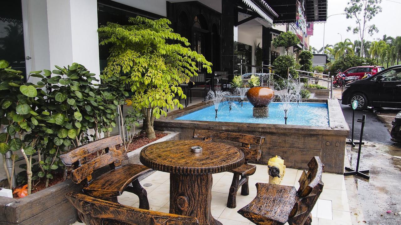 7 Heaven Boutique Hotel Pasir Gudang Exterior foto