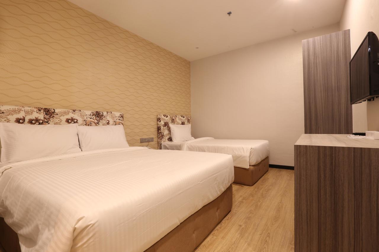 7 Heaven Boutique Hotel Pasir Gudang Exterior foto