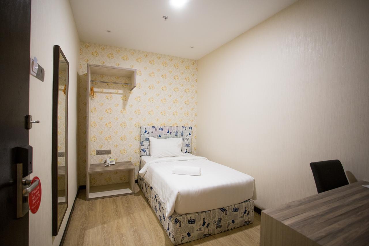 7 Heaven Boutique Hotel Pasir Gudang Exterior foto
